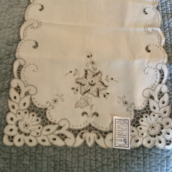 Five Piece Hand Embroidered in Portugal  Linen Set - Picture 13 of 15